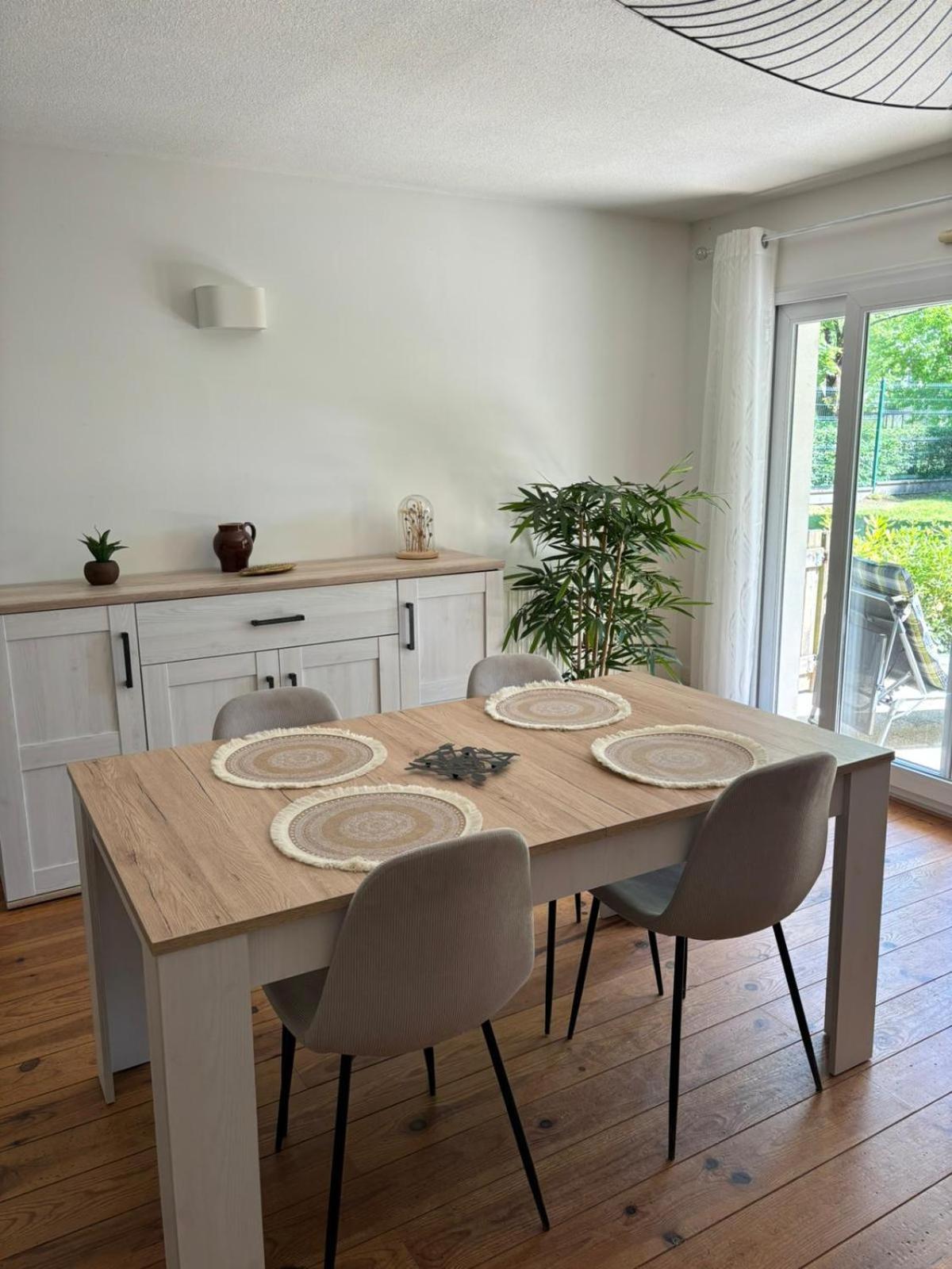 Appartement Spacieux Au Calme Vannes Esterno foto